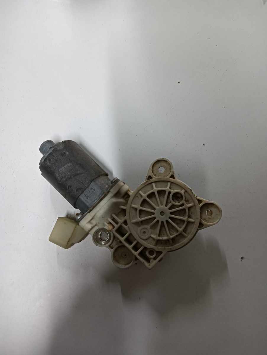 Motoras geam pivotant dreapta spate MERCEDES-BENZ CLS C219 2004 - 2011