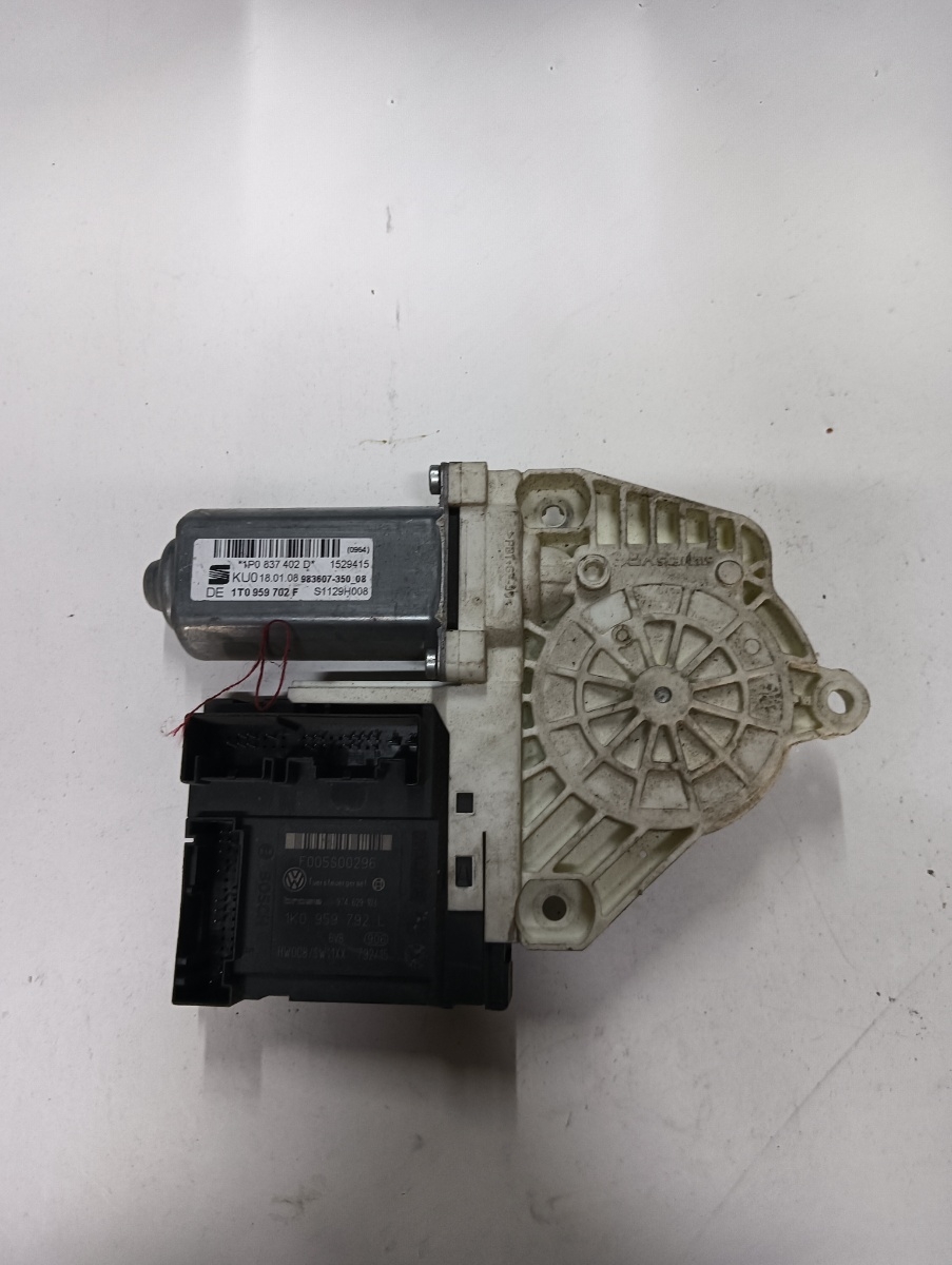 Motoras geam pivotant dreapta fata SEAT LEON II 1P1 2005 - 2013 1k0959792l