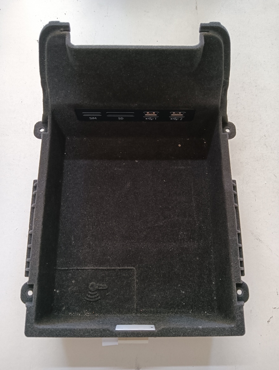 Compartiment depozitare /usb/SD/sim AUDI A6 C8, 4A2 2018 - > 2.0 40 TDI Mild Hybrid DFBA 4k0864981