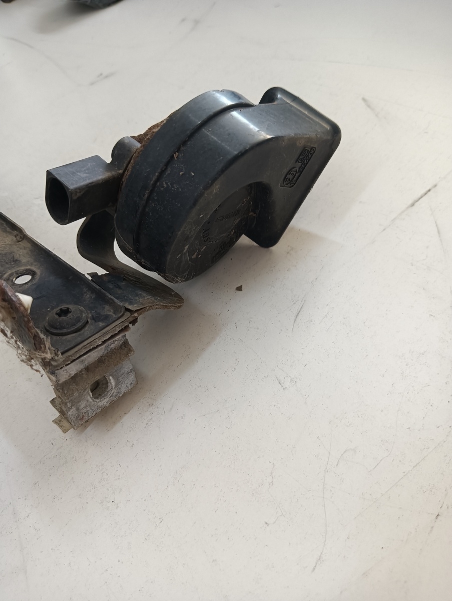 Claxon AUDI A8 II 4E2, 4E8 2002 - 2010 – foto 2