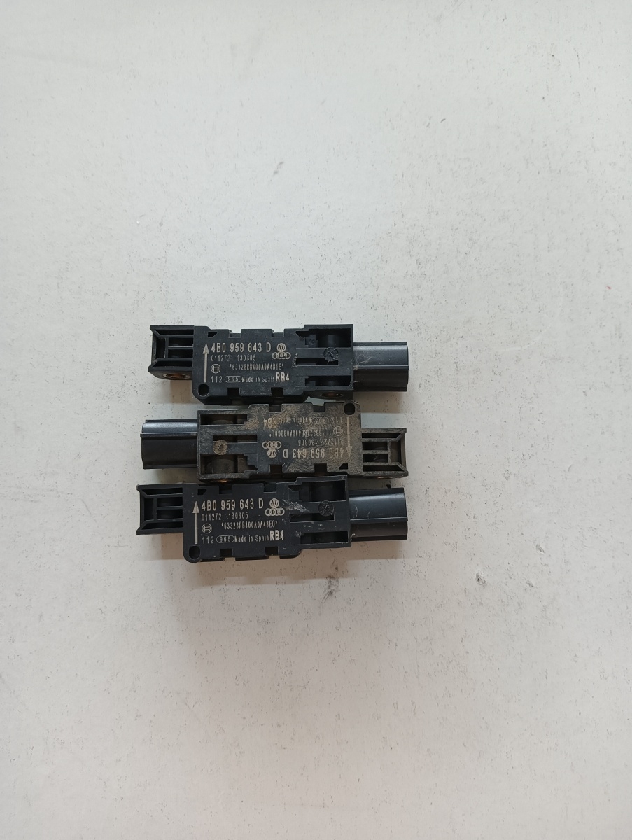 Senzor impac airbag  AUDI A8 II 4E2, 4E8 2002 - 2010 4b0959643d