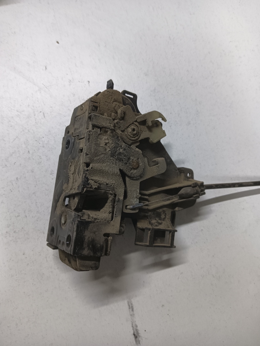 Broasca usa dreapta spate VOLKSWAGEN TRANSPORTER V Box 7HA, 7HH, 7EA, 7EH 2003 - > 7j7841015d