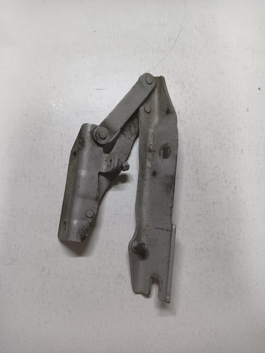 Balama capota  dreapta fata BMW 7 V F01, F02, F03, F04 2008 - 2015