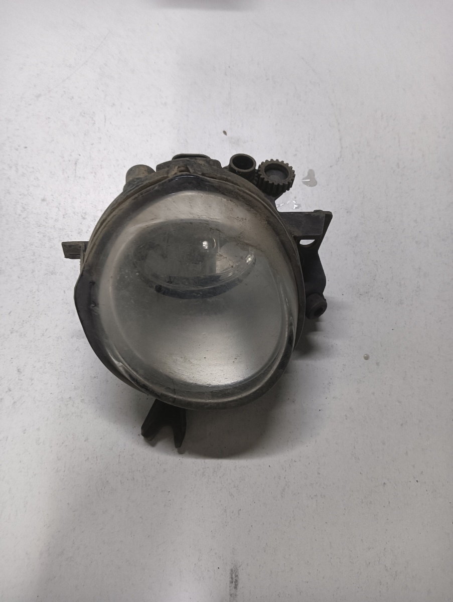 Proiector ceata stanga fata VOLKSWAGEN TOUAREG 7LA, 7L6, 7L7 2002 - 2013