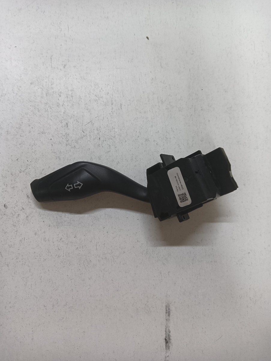 Maneta semnalizare  FORD FOCUS III Saloon 2010 - > Av6t13335ab