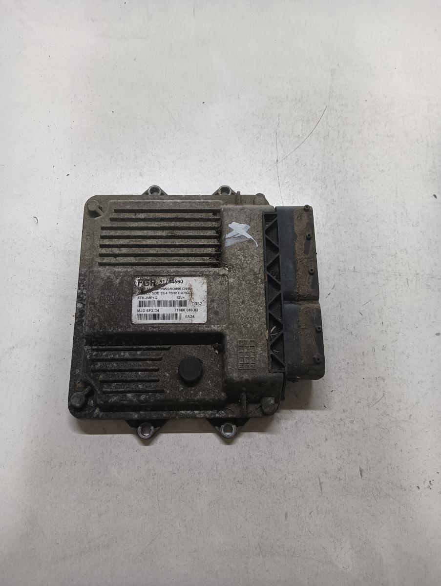 Calculator ecu  FIAT DOBLO Cargo 223_ 2000 - > 1.3 D Multijet 199 A2.000 51784560