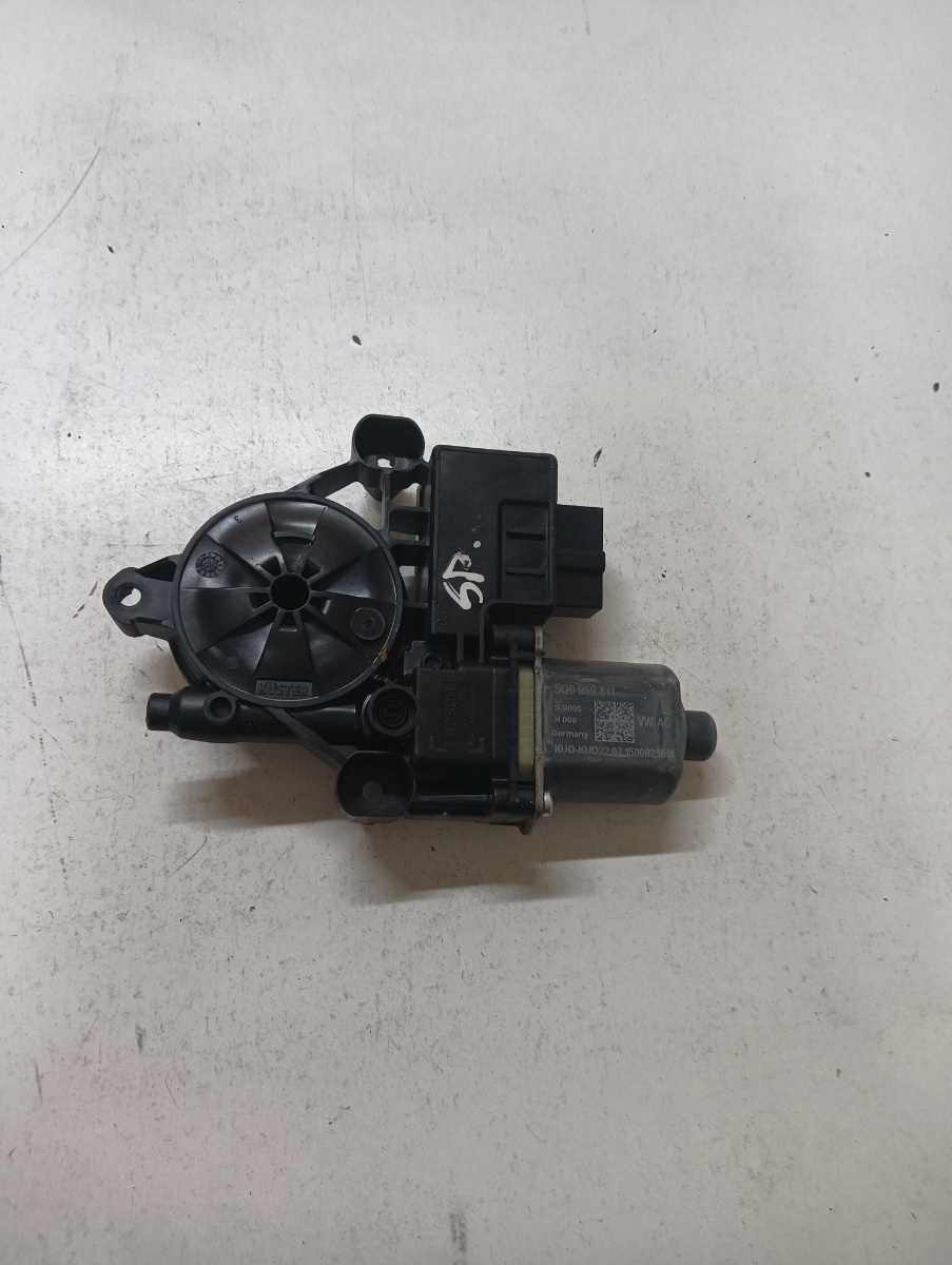 Motoras geam pivotant stanga spate VOLKSWAGEN TIGUAN 5N_ 2007 - > 5q0959811