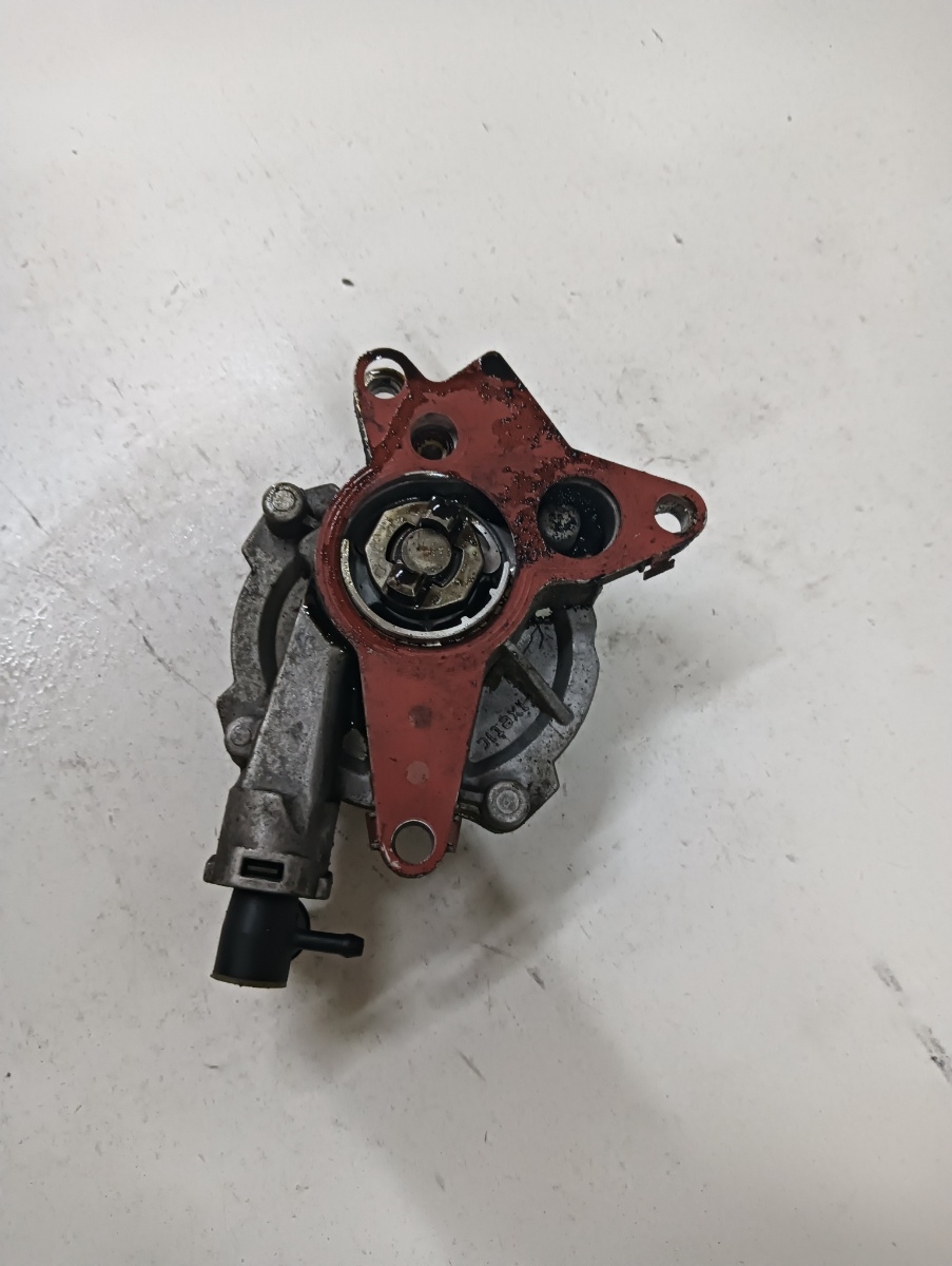 Pompa vacuum  RENAULT LAGUNA III BT0/1 2007 - 2015 2.0 dCi M9R.. 14652018r