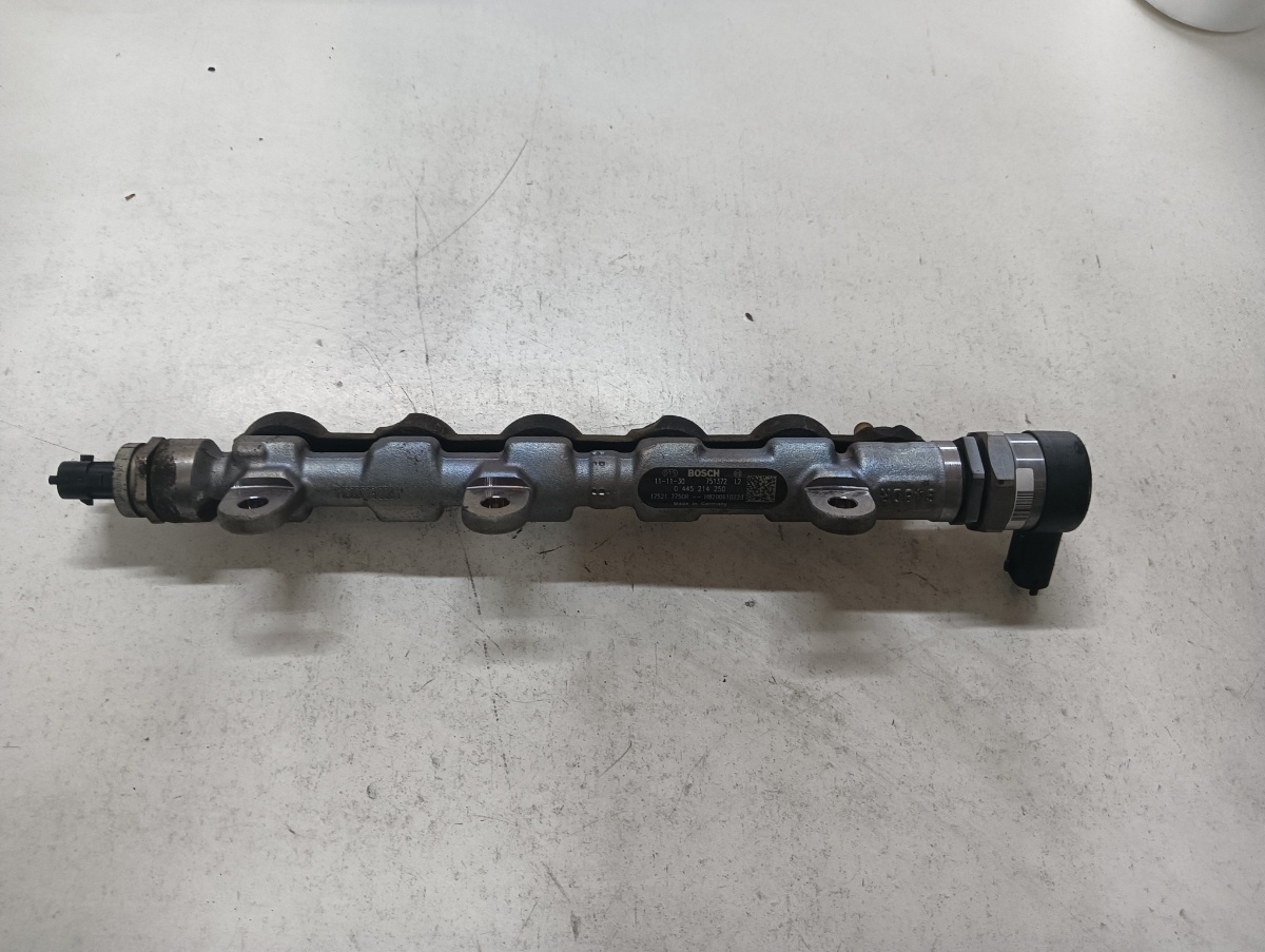 Rampa injectoare  RENAULT LAGUNA III BT0/1 2007 - 2015