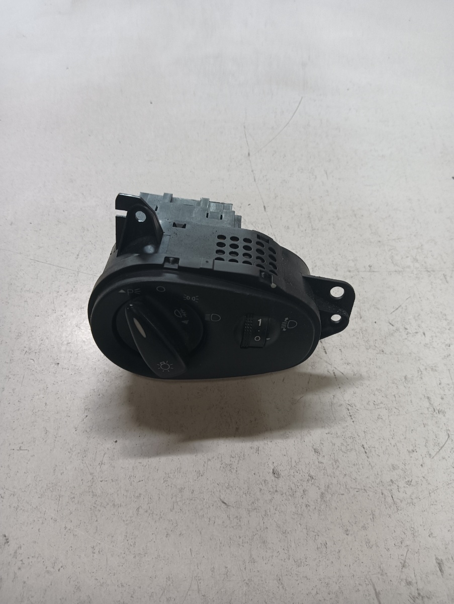 Bloc lumini FORD FOCUS Estate DNW 1999 - 2007 98ag13a024ch