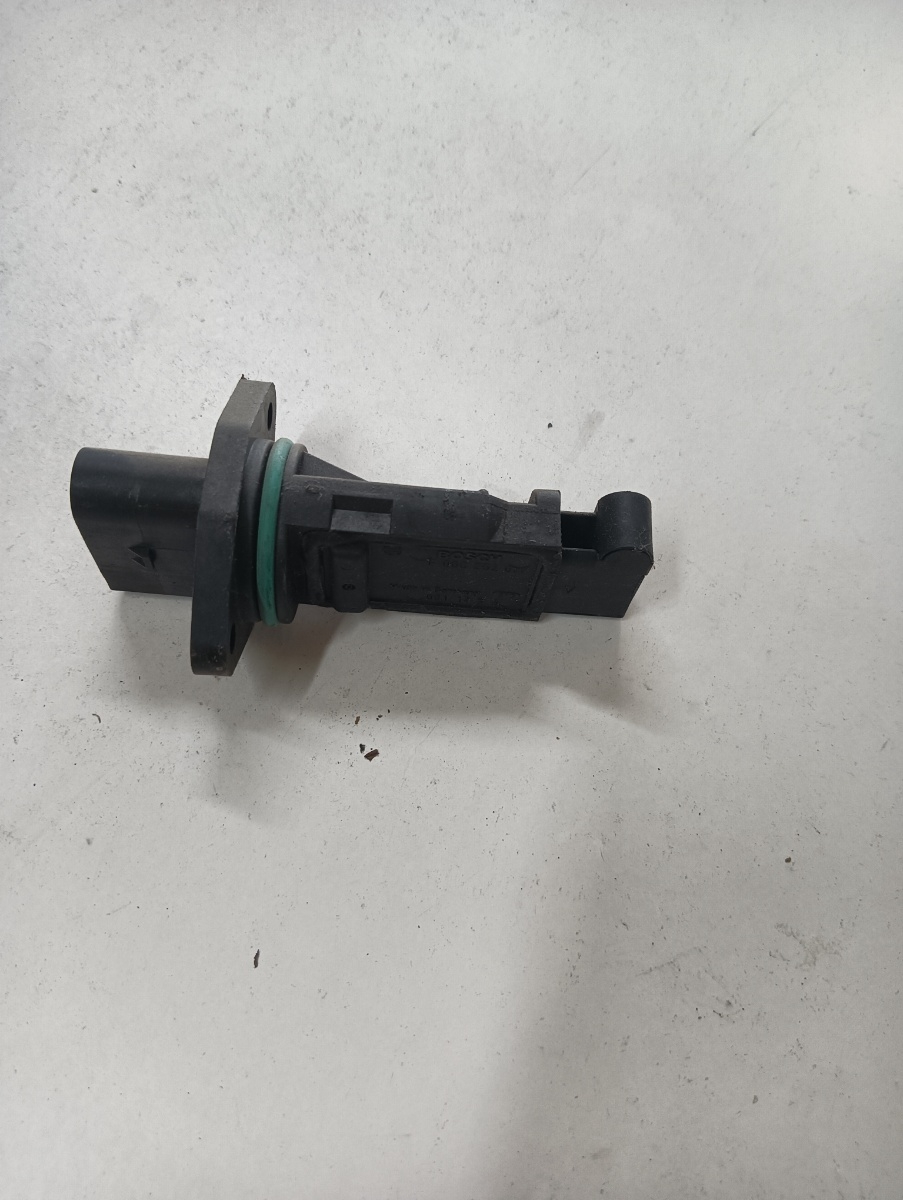 Debitmetru aer  VOLKSWAGEN PASSAT Estate 3B5 1997 - 2001 F00c2g2027