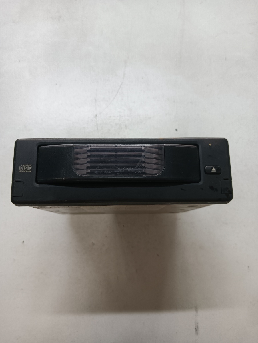 Magazie cd  BMW 5 E60 2001 - 2010 6956939