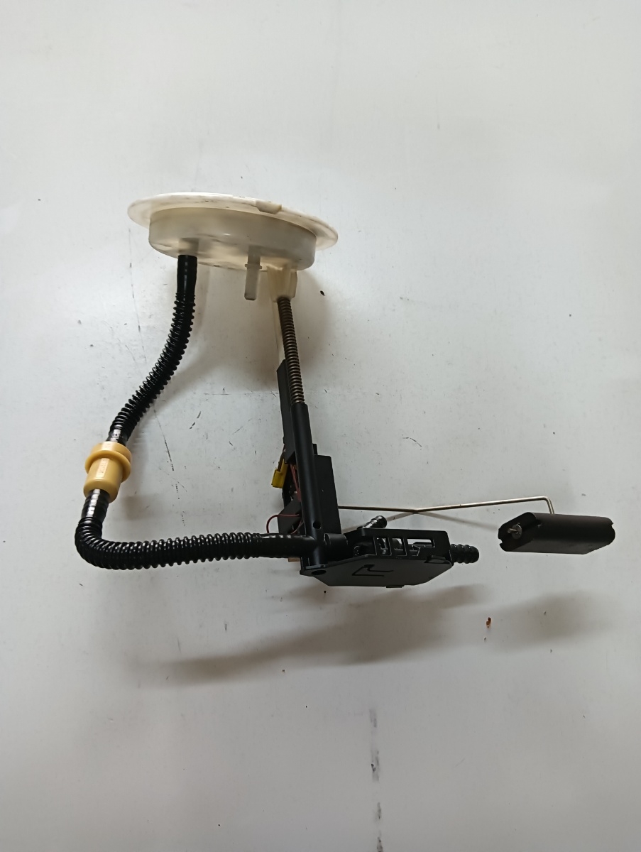 Plutitor  BMW 5 E60 2001 - 2010 2.5 525 d M57 D25 (256D1)