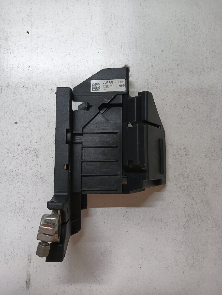 Borna baterie  AUDI A6 C8, 4A2 2018 - > 2.0 40 TDI Mild Hybrid DFBA 4k0915459b