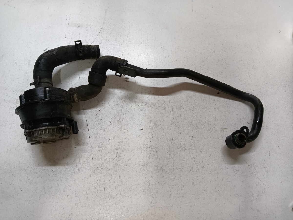 Pompa recirculare apa VOLKSWAGEN PASSAT 3G2 2014 - > 04l965567a