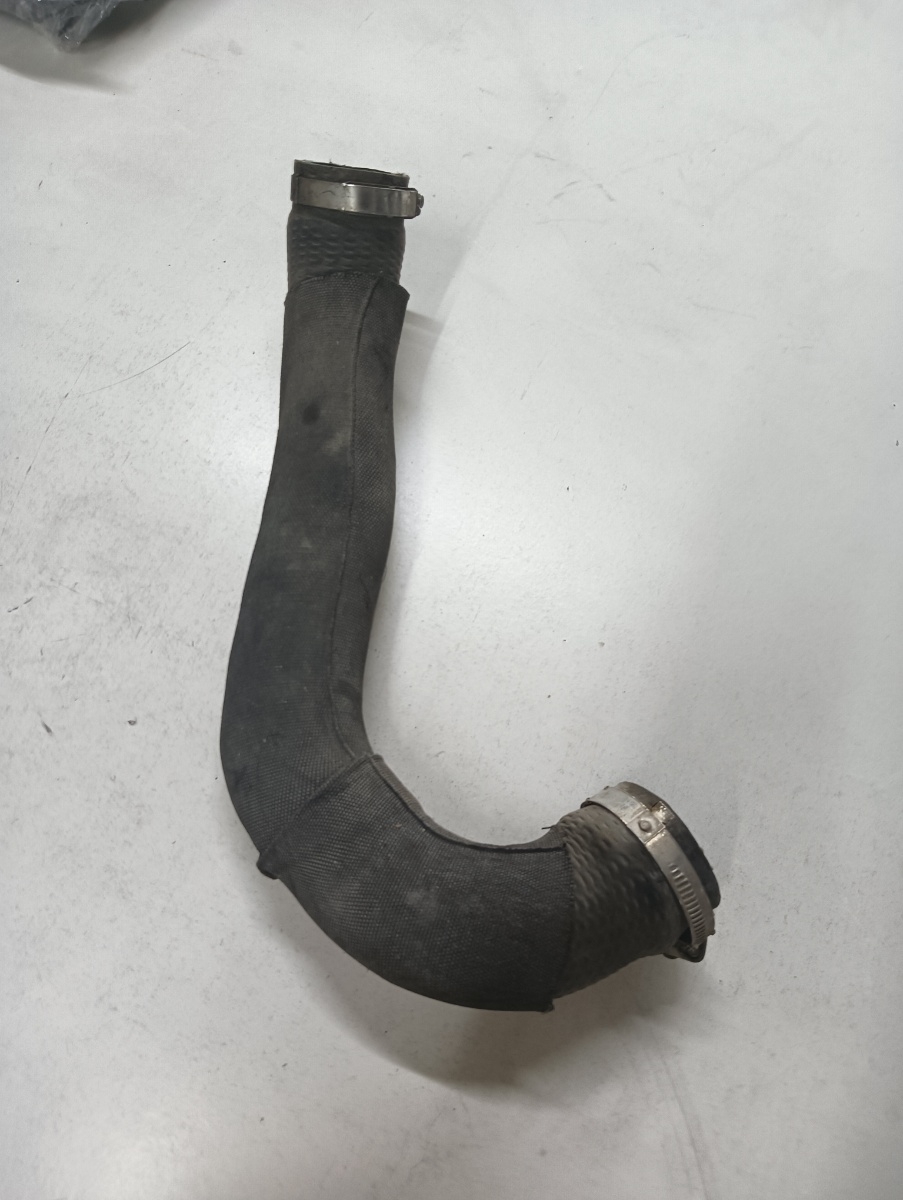 Furtun intercooler AUDI Q5 8RB 2008 - > 2.0 TDI quattro CAHA, CGLB, CMGA