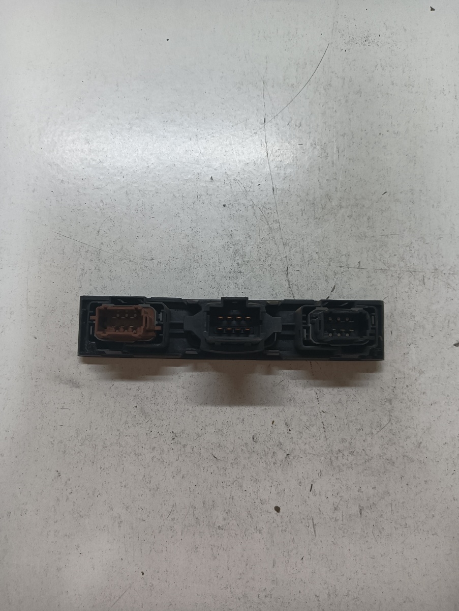 Buton avarie RENAULT CLIO III BR0/1, CR0/1 2005 - > – foto 2