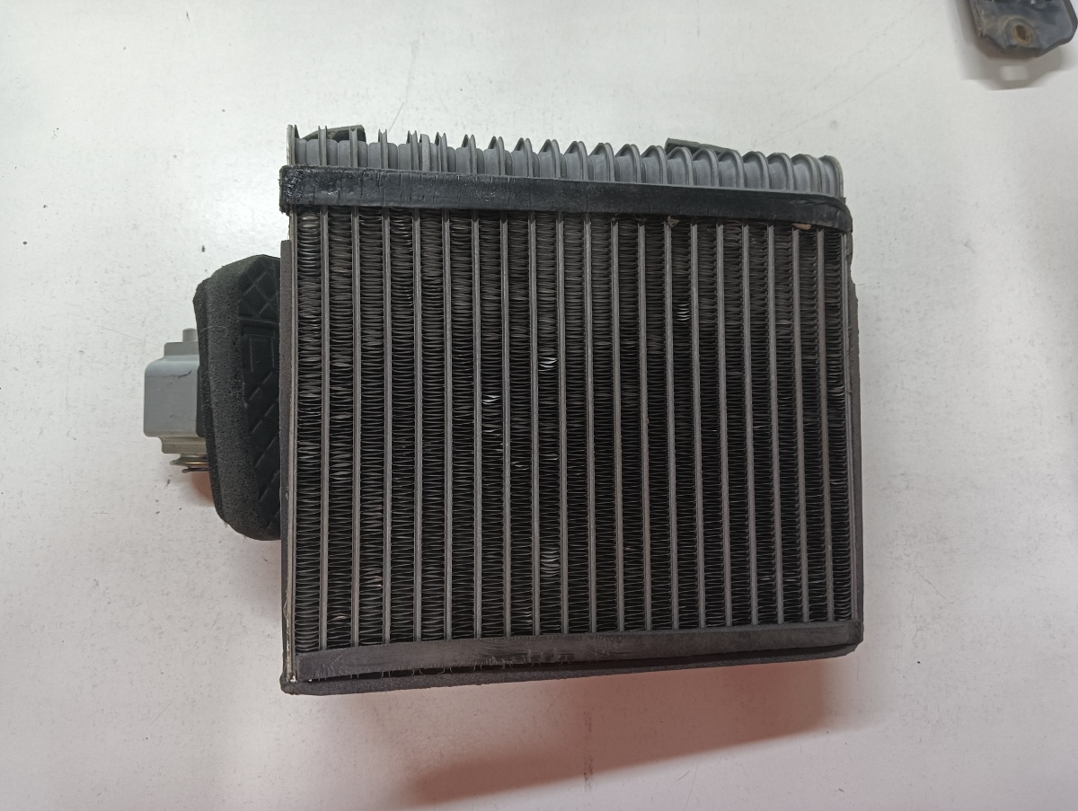 Radiator bord VOLKSWAGEN TOUAREG 7LA, 7L6, 7L7 2002 - 2013 7h1820101c