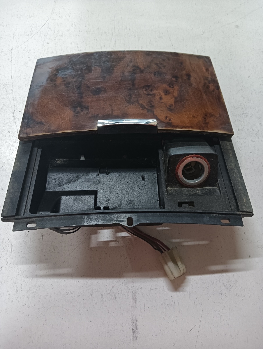 Scrumiera (fata) VOLKSWAGEN TOUAREG 7LA, 7L6, 7L7 2002 - 2013 – foto 2