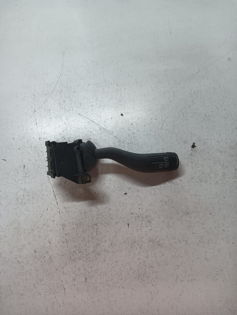 Maneta actionare stergatoare VOLKSWAGEN TOUAREG 7LA, 7L6, 7L7 2002 - 2013