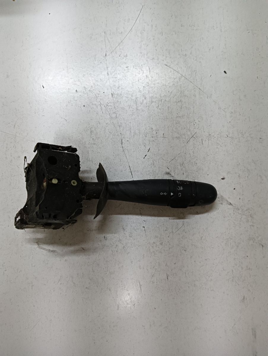 Maneta indicatoare de semnalizare RENAULT LAGUNA III BT0/1 2007 - 2015, RENAULT ESPACE IV JK0/1_ 2002 - > 8200012244