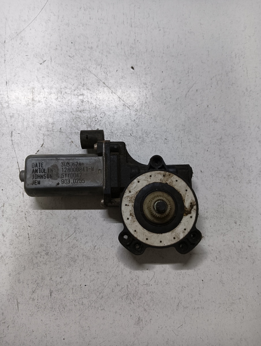 Motoras geam pivotant stanga fata DACIA DUSTER 2010 - > 128000841m
