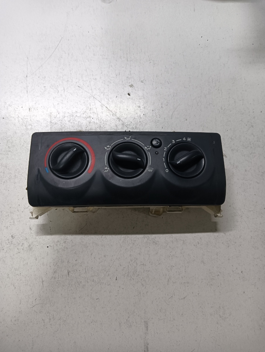 Climatizarea  RENAULT CLIO II BB0/1/2_, CB0/1/2_ 1998 - > 8200147157