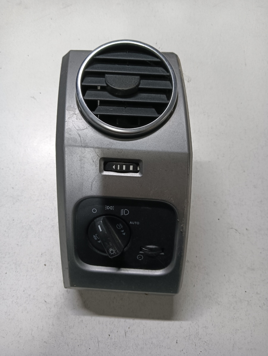 Bloc lumini / grila ventilator  stanga fata LAND ROVER DISCOVERY III LA_, L319 2004 - 2009