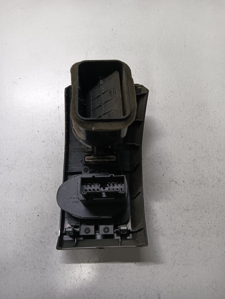 Bloc lumini / grila ventilator  stanga fata LAND ROVER DISCOVERY III LA_, L319 2004 - 2009 – foto 2