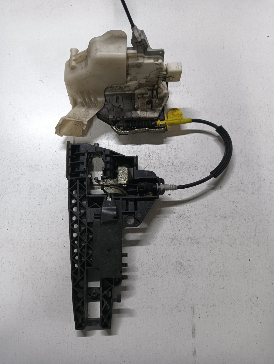 Broasca usa dreapta fata AUDI A4 IV 8K2, B8 2007 - 2015