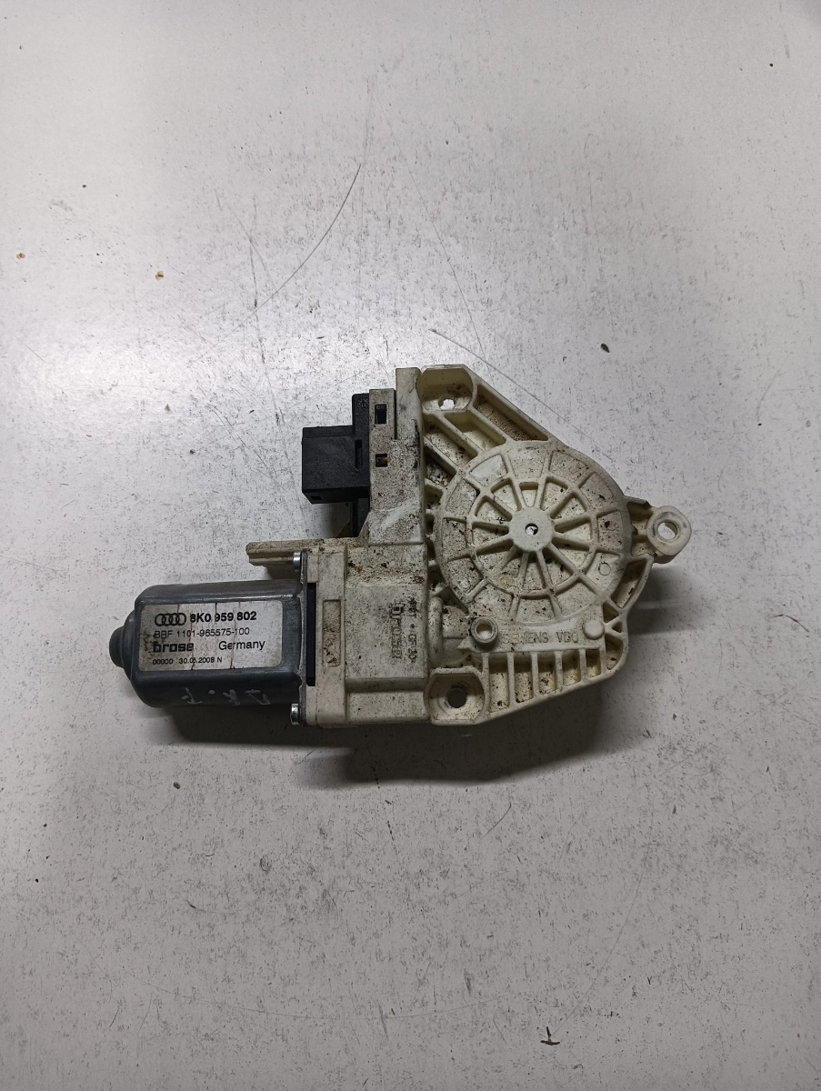 Motoras geam pivotant dreapta fata AUDI A4 IV 8K2, B8 2007 - 2015 8k0959802