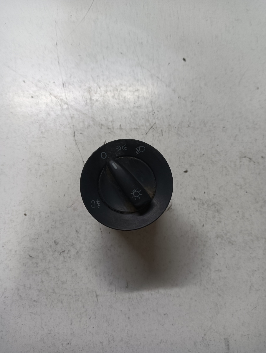 Bloc lumini VOLKSWAGEN PASSAT 3B3 2000 - 2005 1C0941531