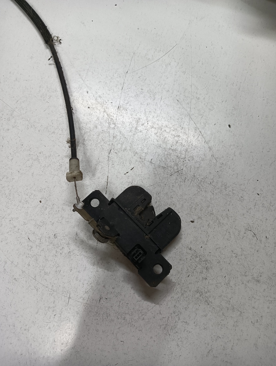 Broasca hayon/portbagaj VOLKSWAGEN PASSAT 3B3 2000 - 2005