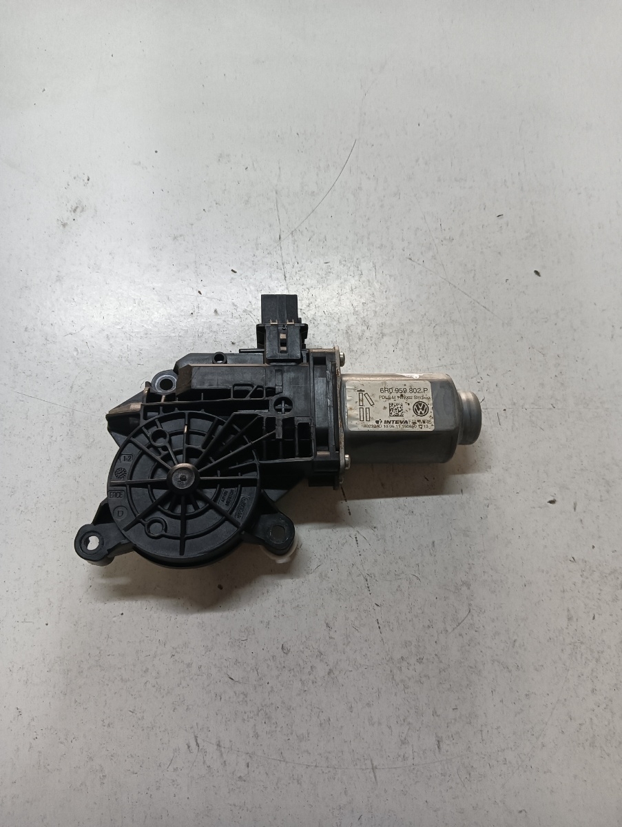 Motoras geam pivotant dreapta fata SKODA FABIA II 542 2006 - 2014, SKODA ROOMSTER 5J 2006 - 2015 TDI CAYC 6r0959802p
