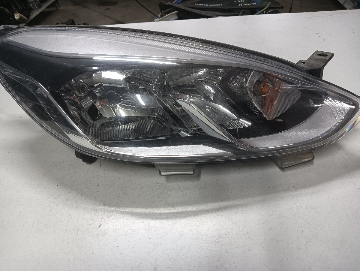 Far dreapta fata FORD FIESTA VII 2018 - >