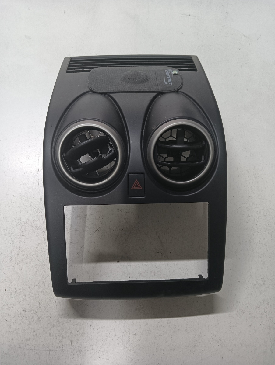 Grila de ventilatie bord centrala NISSAN QASHQAI / QASHQAI +2 I J10, JJ10 2006 - 2014 dCi 4x4 M1D, M9R