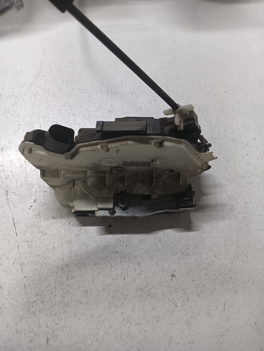 Broasca usa dreapta spate VOLKSWAGEN PASSAT CC 357 2008 - 2012, SKODA FABIA II 542 2006 - 2014 5n0839016d