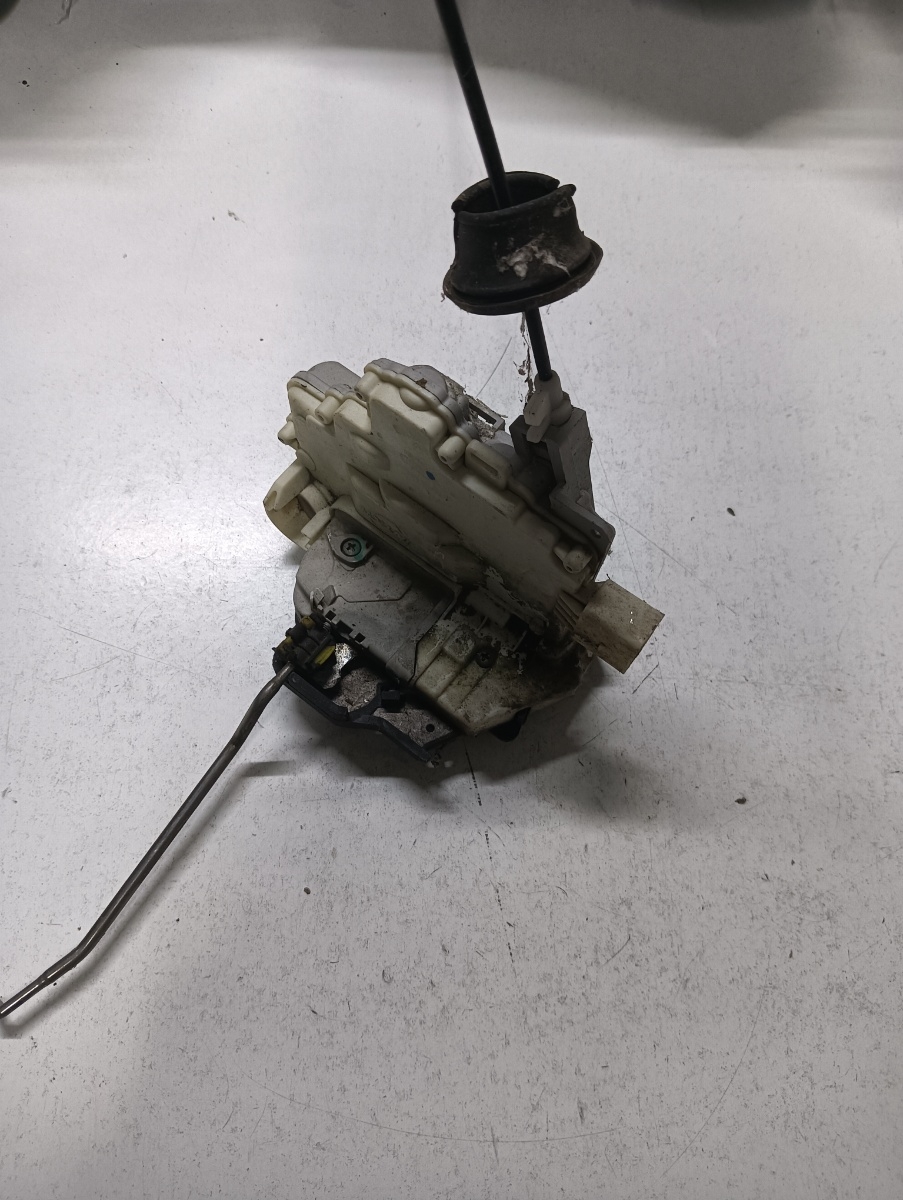 Broasca usa dreapta fata AUDI A4 III 8EC, B7 2004 - 2008