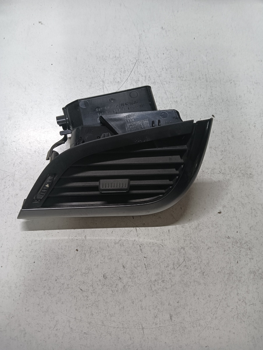 Grila de ventilatie laterala panou de bord dreapta fata PEUGEOT 207 WA_, WC_ 2006 - >