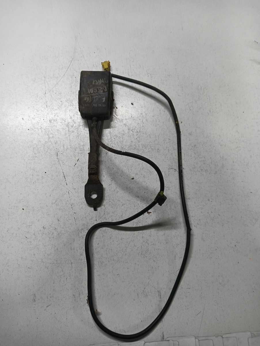 Pretensionare  dreapta fata MERCEDES-BENZ E-CLASS W211 2002 - 2009