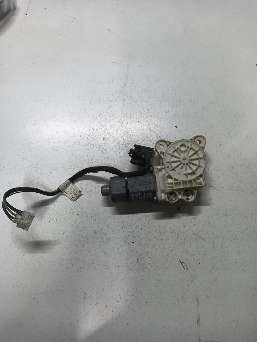 Motoras geam pivotant stanga fata MERCEDES-BENZ E-CLASS W211 2002 - 2009 2118202942
