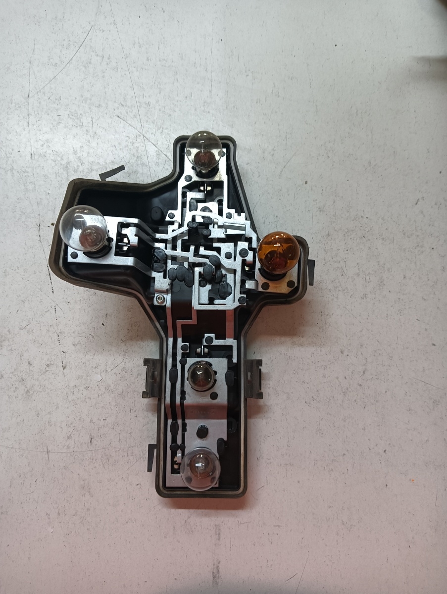 Soclu stop dreapta spate VOLKSWAGEN TOURAN 1T1, 1T2 2003 - 2010
