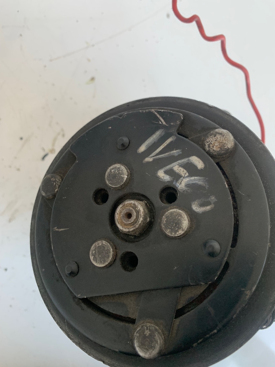 Compresor  AC IVECO 2011 3.0d – foto 3