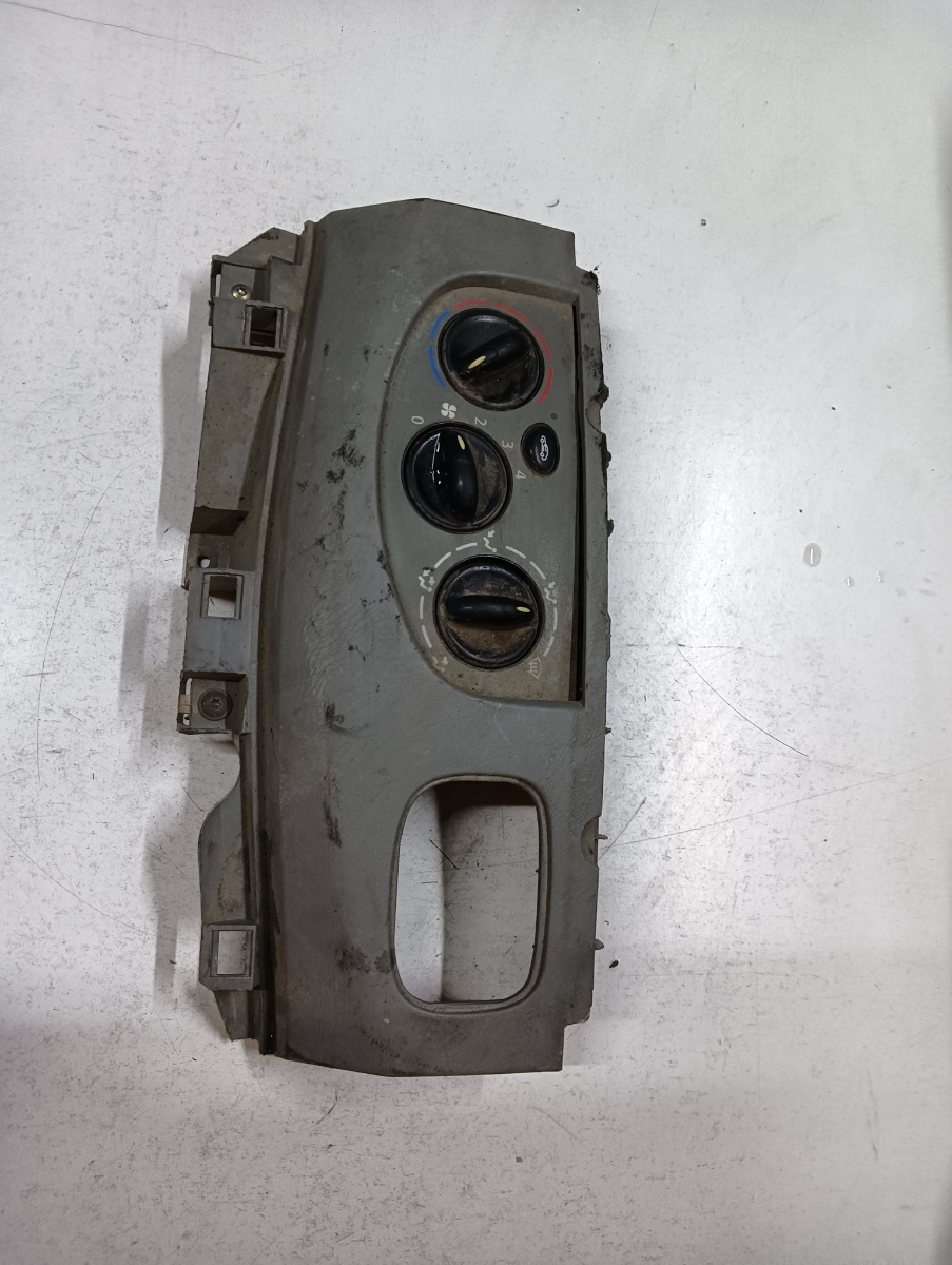 Climatizare RENAULT TRAFIC II Box FL 2001 - >