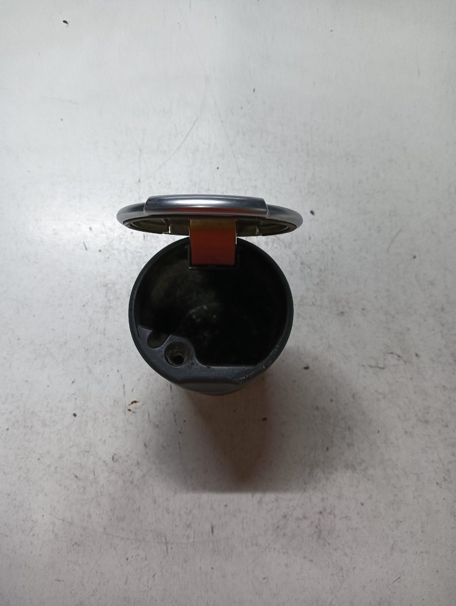 Scrumiera (fata) AUDI A8 III 4H2, 4H8, 4HC, 4HL 2009 - 2018 – foto 2