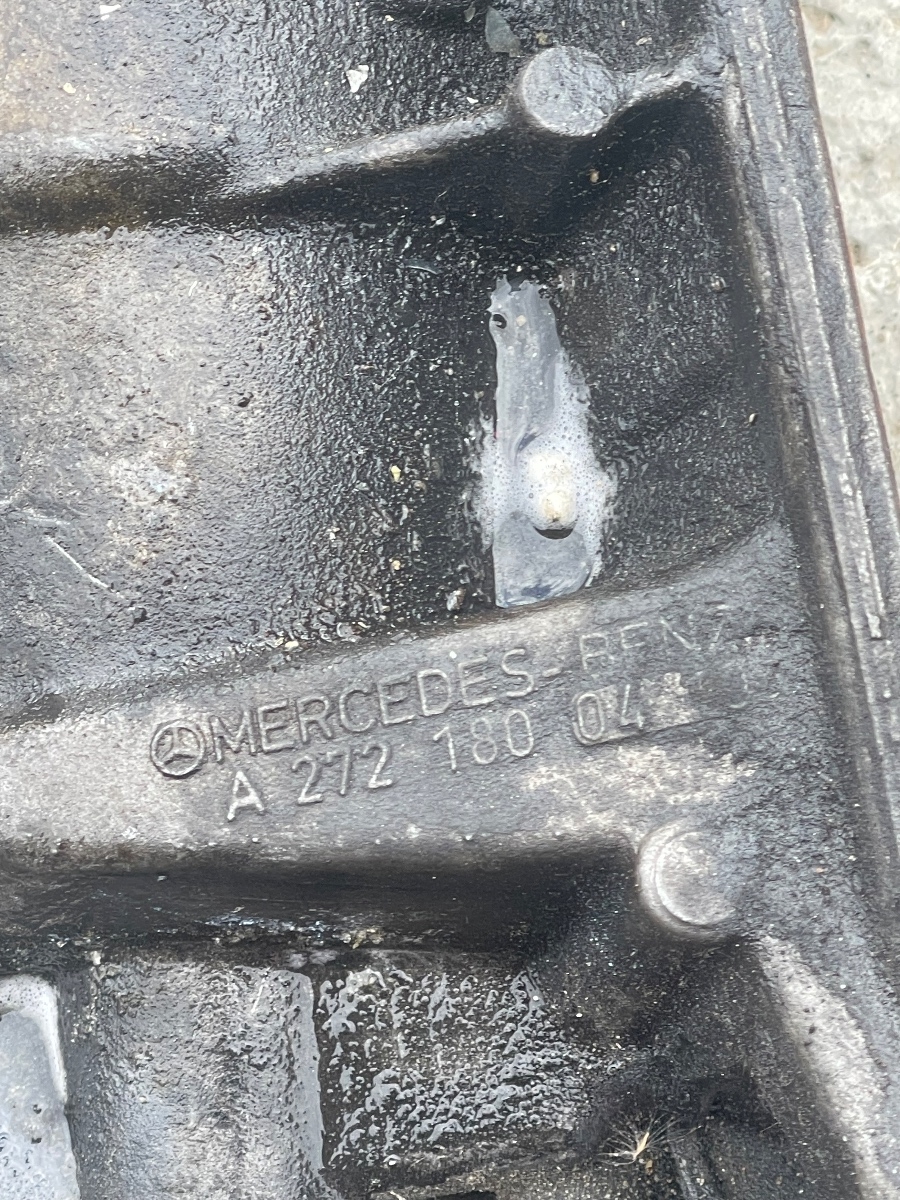 Carcasa filtru ulei MERCEDES CLS 350 3.5i 2006 A2721800410 – foto 3