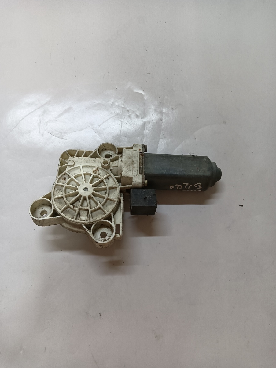 Motoras geam pivotant dreapta spate MERCEDES-BENZ E-CLASS W211 2002 - 2009