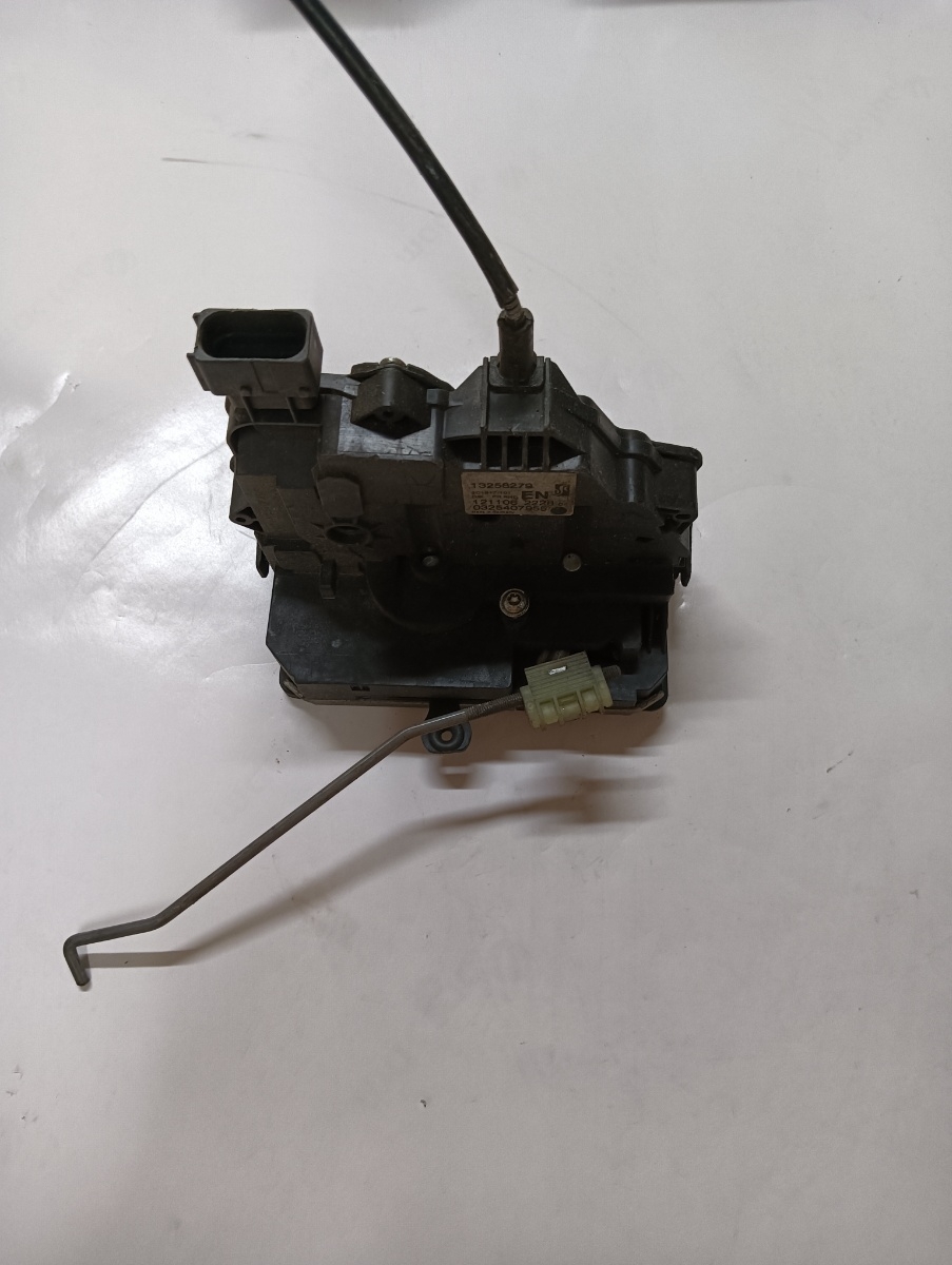 Broasca usa dreapta fata OPEL CORSA D S07 2006 - 2014 13258279