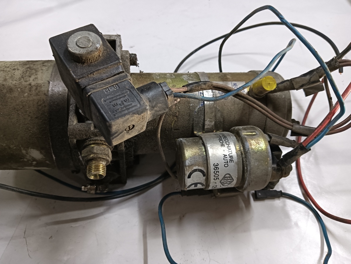 Suport compresor de aer pneumatic MERCEDES-BENZ E-CLASS II W210 1995 - 2003 2.5 E 250 D OM 605.912 – foto 2