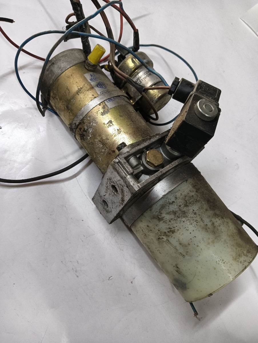 Suport compresor de aer pneumatic MERCEDES-BENZ E-CLASS II W210 1995 - 2003 2.5 E 250 D OM 605.912 – foto 3